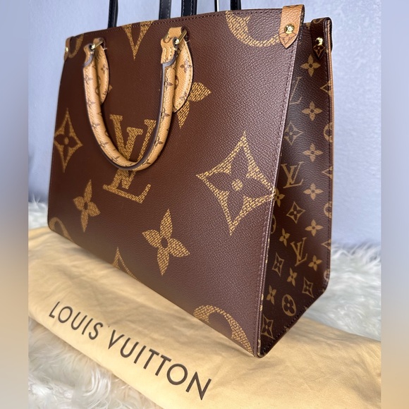 LOUIS VUITTON ON THE GO -MM Size in Monogram Reverse - Picture 1 of 16